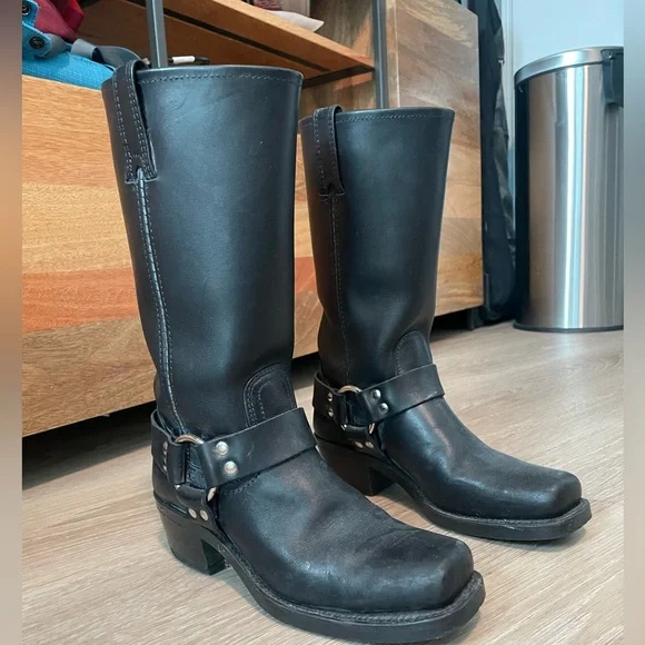 Frye 2R Harness Boots in Black Leather - Picture 1 of 10